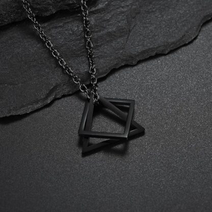 Collar hombre triángulo cuadrado