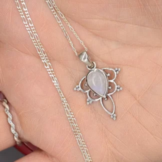 Collar Flor de Loto Piedra Luna