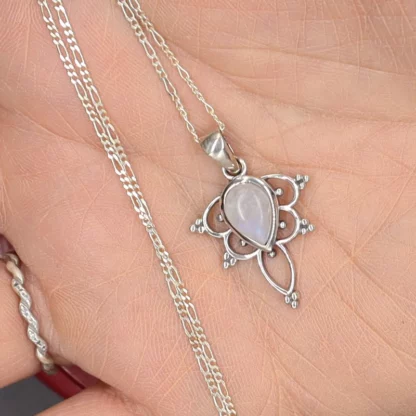 Collar Flor de Loto Piedra Luna