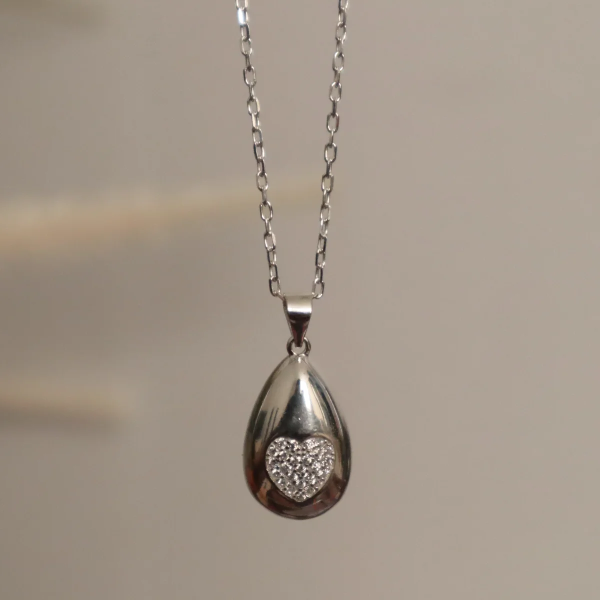 Collar gota corazón chunky