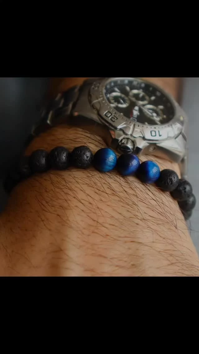 Pulsera piedra volcánica/ojo de tigre azul, $ 7.990.-

Envíos a todo Chile 🛸 
Contáctanos por interno.

#pulserashombre #siorei #regalohombre #faithnomore #modahombre #beat #lascondes #santiago #accesorioshombre #estilo
